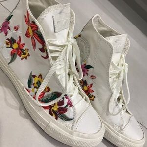 GORGEOUS limited edition Patbo Converse! 😍😍